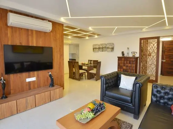 Ruparel Ariana Parel