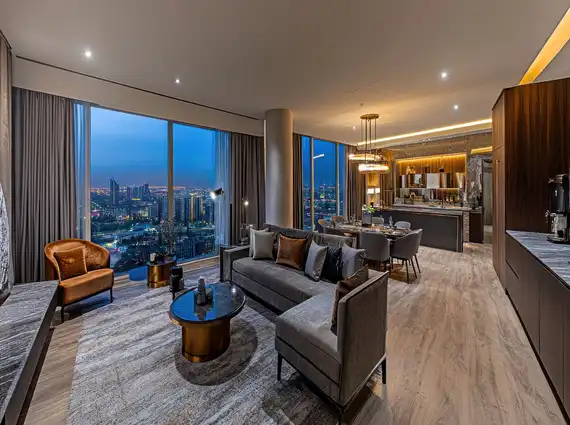 Rustomjee 180 Bayview